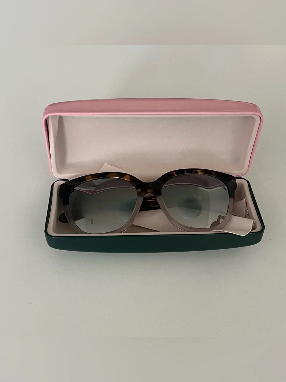 ✨Kate Spade Tortoise Cat-Eye Sunglasses with Original Hard Case 😎🕶️